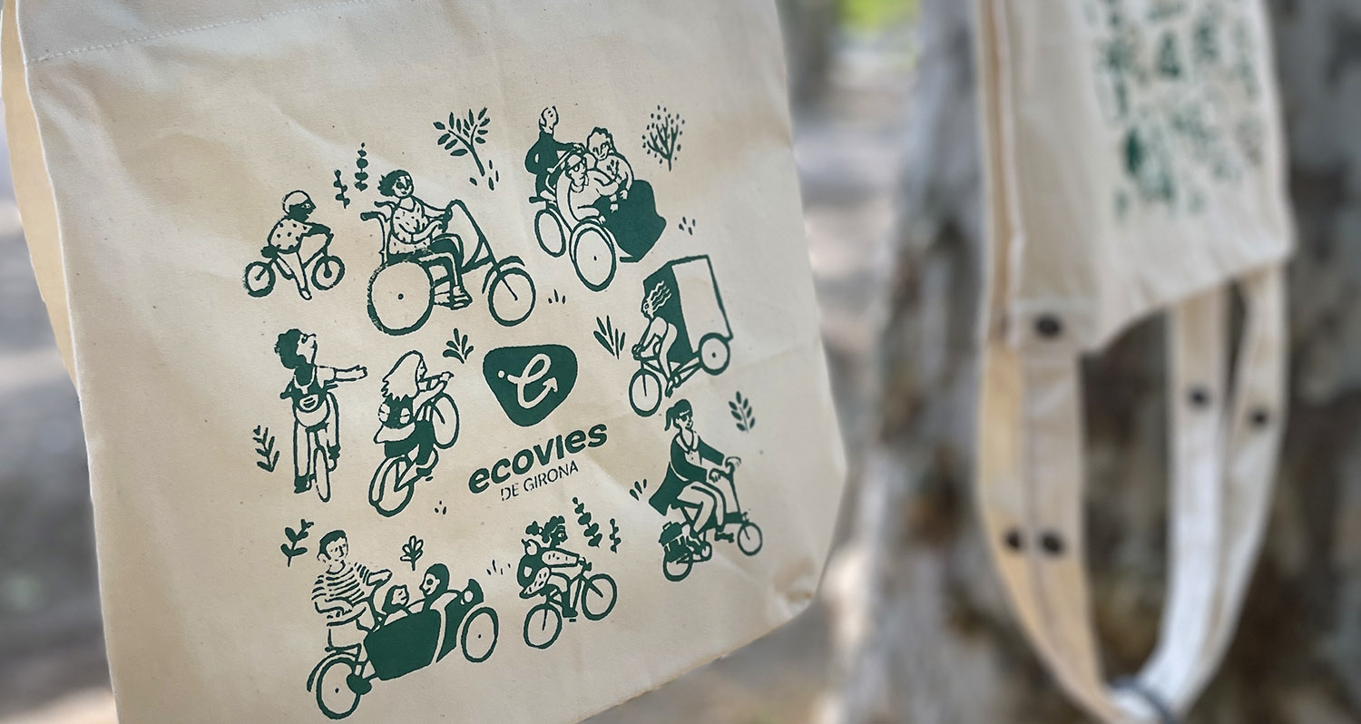 Bicibosses estampades a l'estand d'Ecovies de Girona al Festivalot.