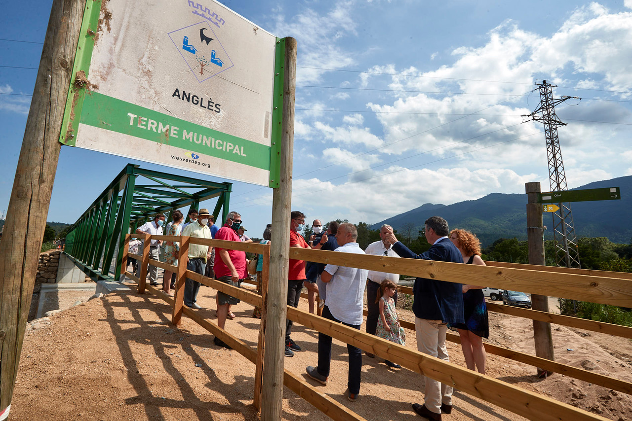 Finalizan las obras en el nuevo puente de la riera de Osor, plataforma de la vía verde