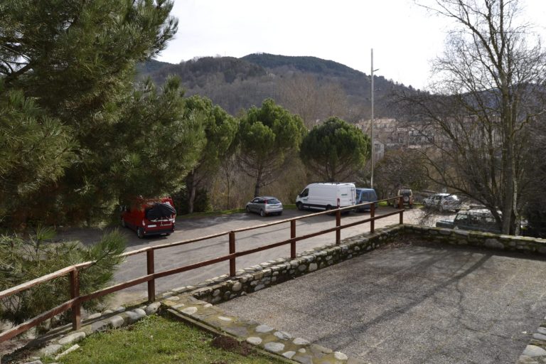 ÀREA per AUTOCARAVANES a Sant Joan de les Abadesses, a prop de l'antiga estació
