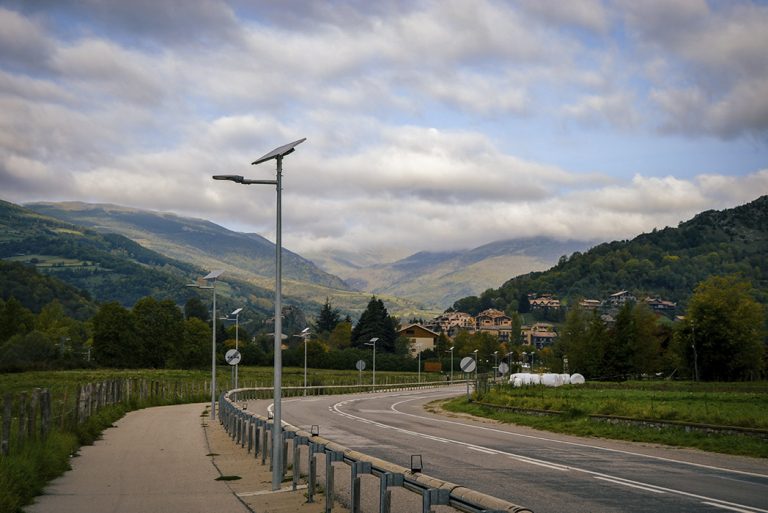 Carretera en direcció a Llanars, via verda Camprodon - Vilallonga de Ter