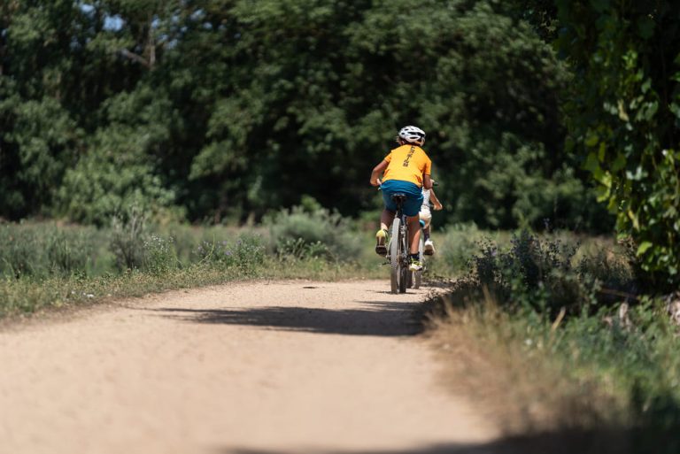 Ciclista por la Ruta del Tren Petit